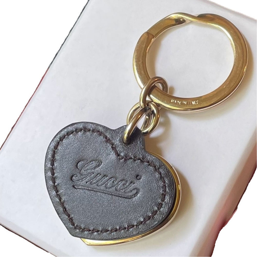 Gucci Interlocking Heart Keychain - image 3